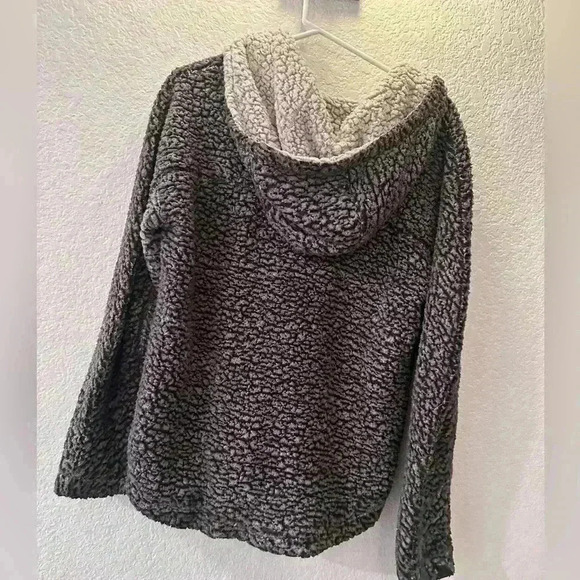 Thread & Supply Grey Sherpa Quarter-Zip Pullover, Size Small Cozy Fleece Sweater - Picture 3 of 9